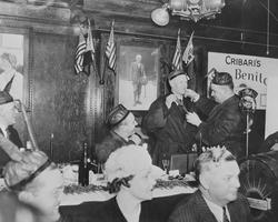 Hells ordfører Stenvig i Amerika for å tale radio