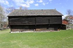 Driftsbygning, stallåve