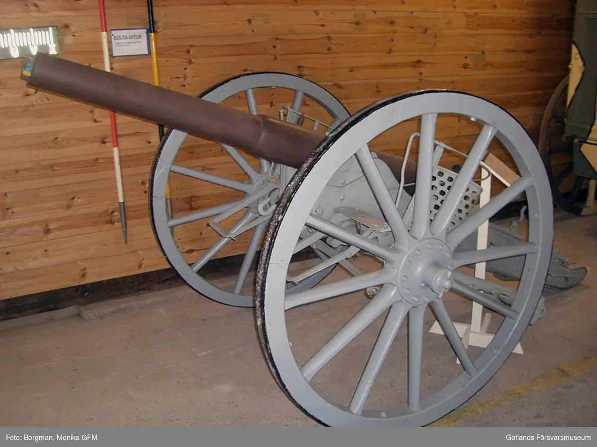 8,4 cm Kanon m/1881
Tillverkad i Finspång.
Skottvidd: 6,1 km
Projektilvikt: 2,27 kg