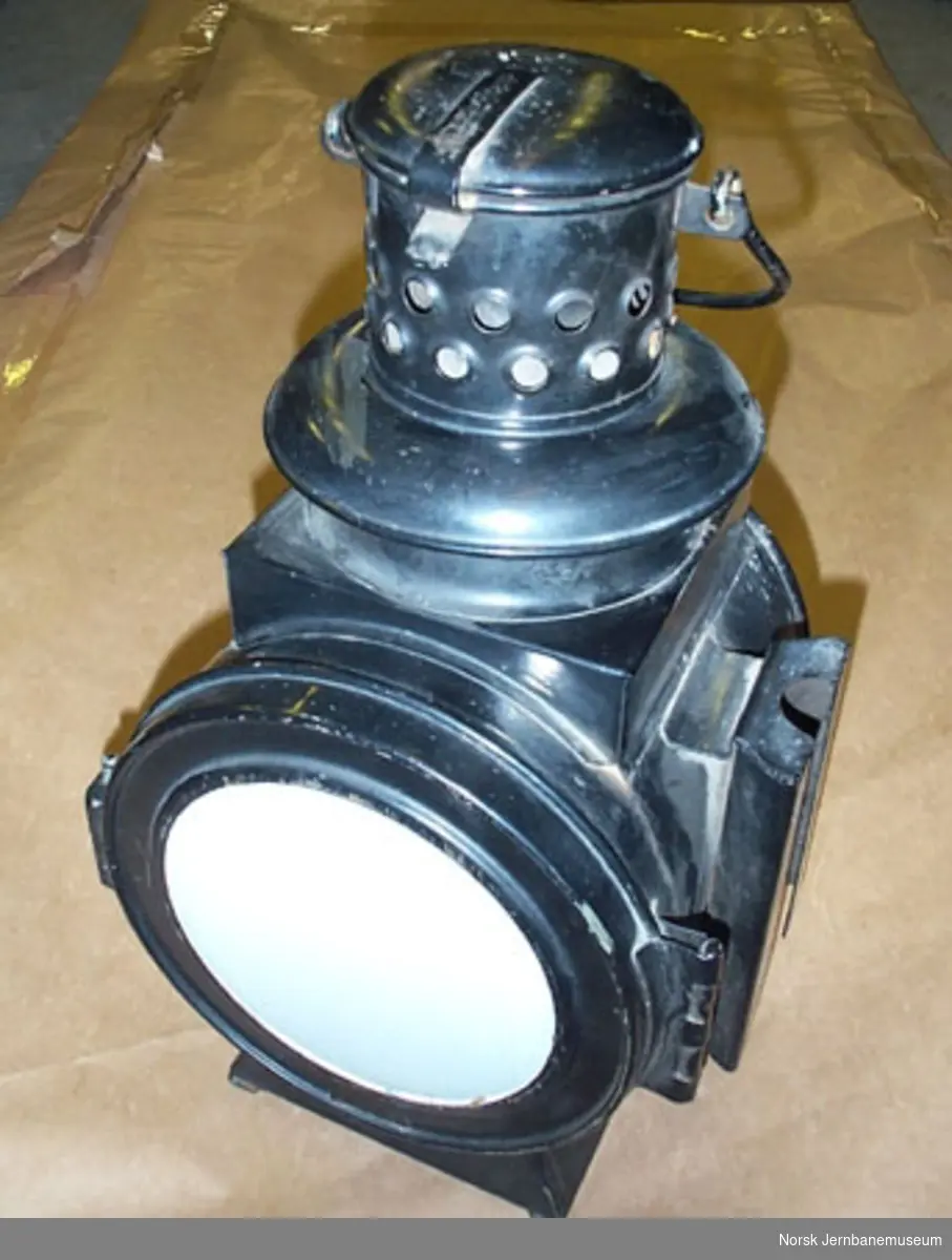 Parafinlampe for semaforsignal - For signalgivning