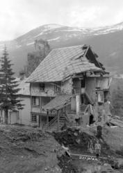 Jordskred ved Verma 9.6.1926 : rasert kontorbygning og banem
