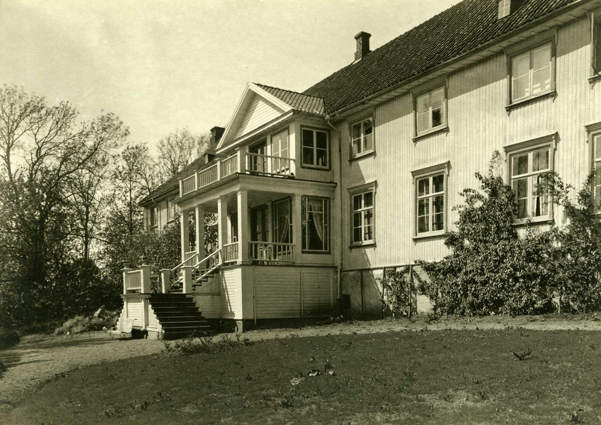 Ellinggård, Onsøy, Fredrikstad. Hovedbygning sett fra hagen.