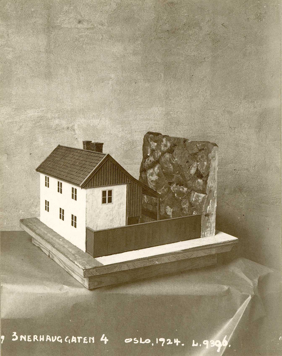 Modell av Enerhauggata 4, Oslo. 1924.