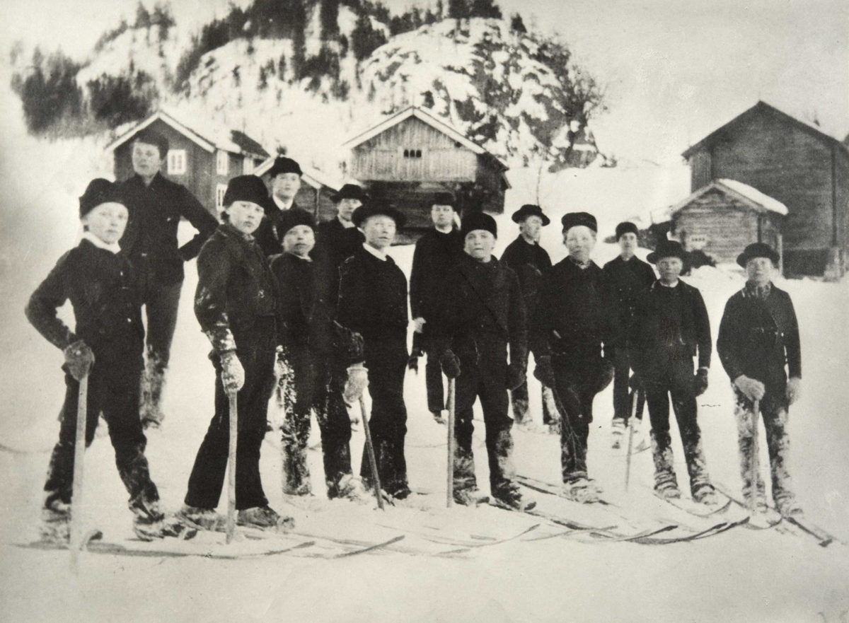 Skiløpere i Morgedal, Kviteseid, Telemark, bilde tatt i 1890 -årene