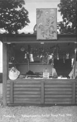 St. Hans fest på Norsk Folkemuseum i 1916. Salgsbod