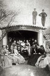 Hageselskap, gården Moen, Kviteseid, eid av propietær og lan