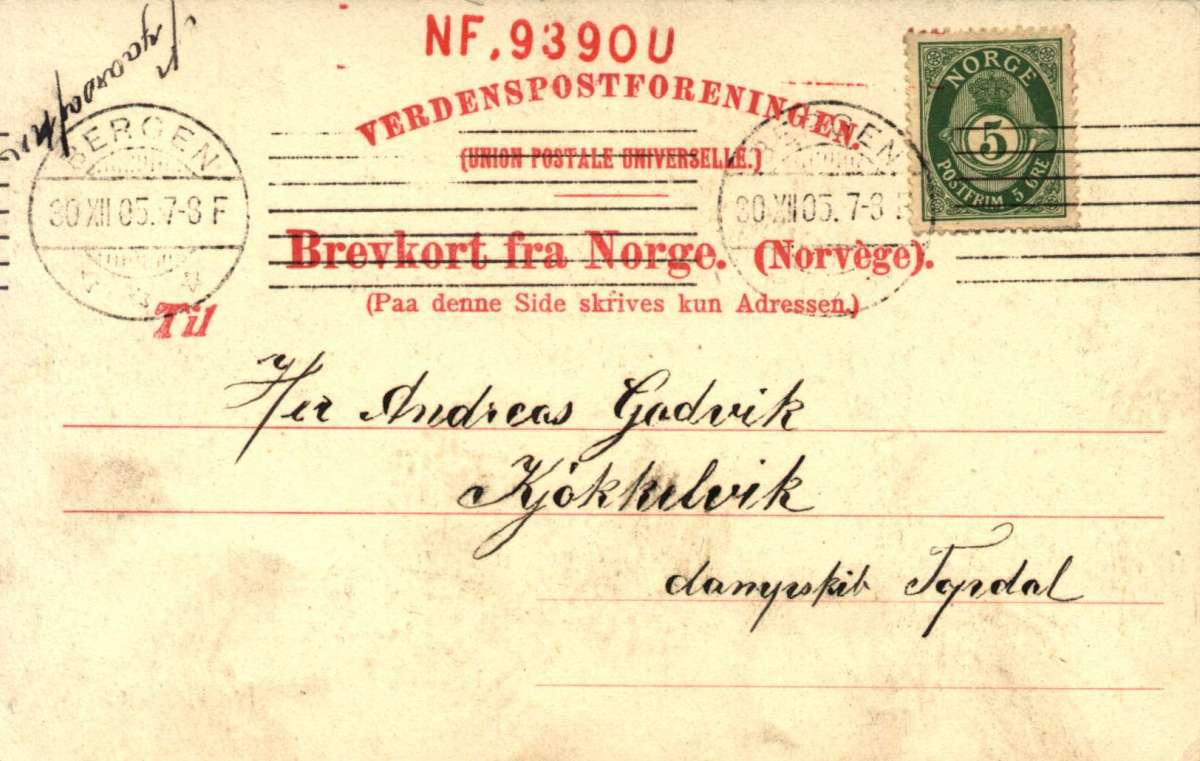 Postkort. Nyttårshilsen. Fotografisk motiv. Farger. Oversiktsbilder over Bergen og havna fra Fjellveien. Stemplet
31.12.1905.