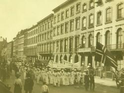 Demonstrasjonstog, New York, 1913. Norske kvinner i kampanje