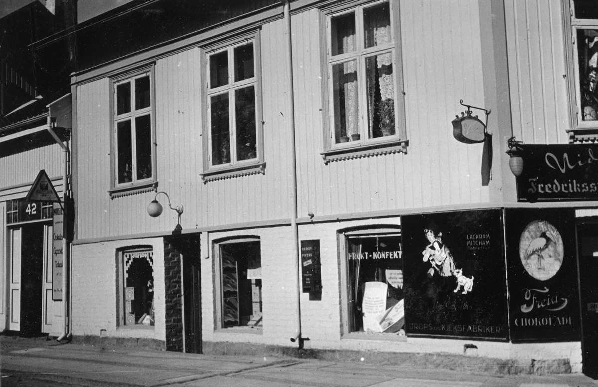 Fredrikstad Frukt- og cigarforretning, 1932.