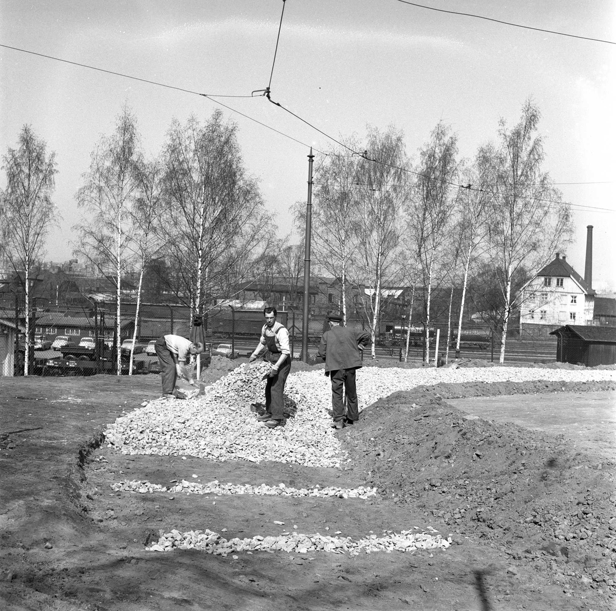 Omlegging av trikkeskinner, Gamlebyen, Oslo 1956.