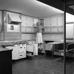 Utstilling av moderne kjøkken, Oslo, 20.08.1958.