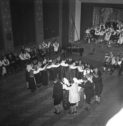 Dans. 17.10.1954. Bygdelag. Klara Semb jubileum.