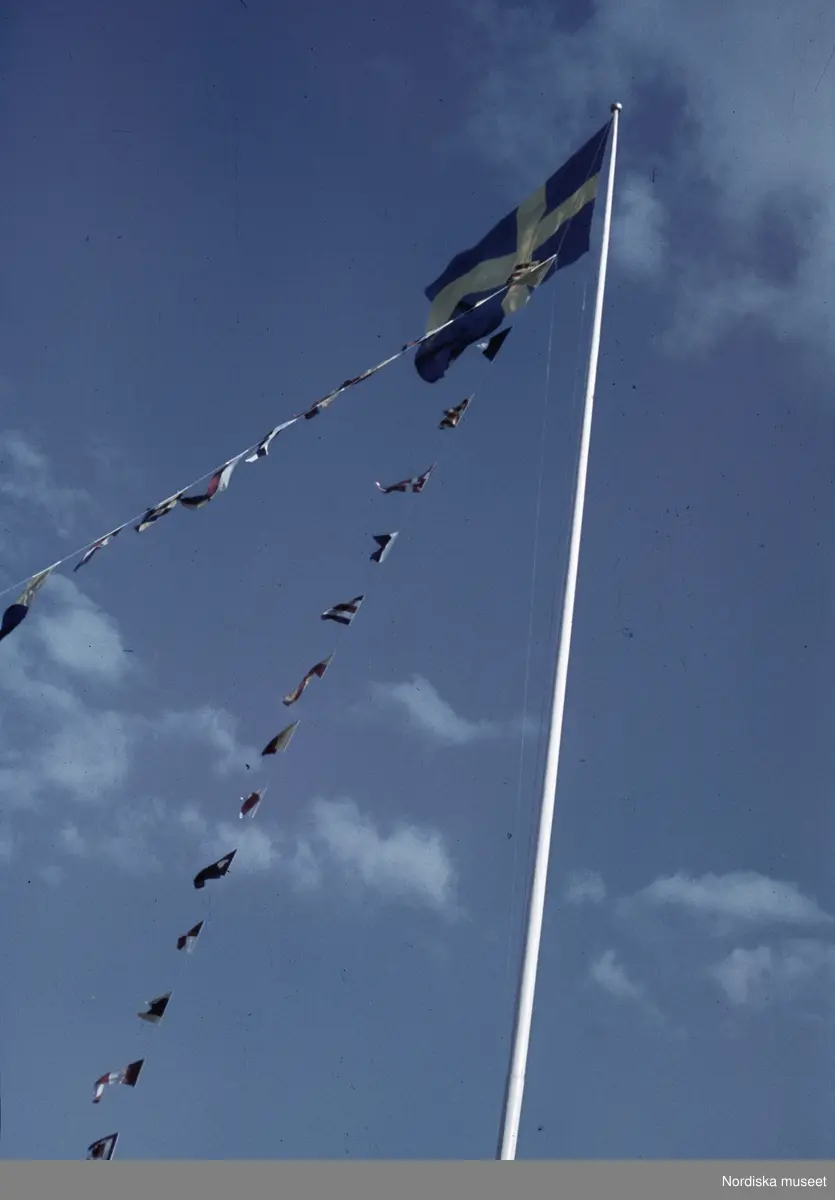 Sveriges flagga. Vimplar. - Nordiska museet / DigitaltMuseum