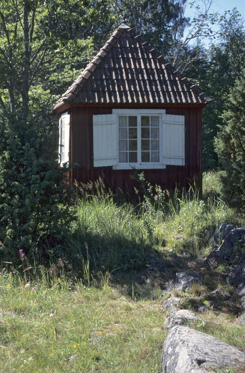 Lusthus vid "St Helena", Flottskärs gård, Hållnäs socken, Uppland 2000