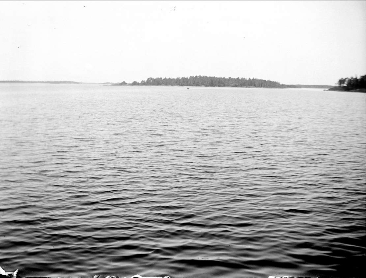 Hav och kust nära Öregrund, Uppland i juli 1924