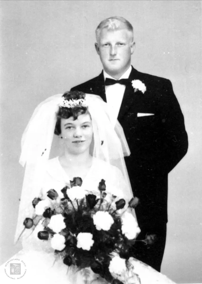 Brudeparet Torveig og Bernt August Skeibrok, Bjelland.