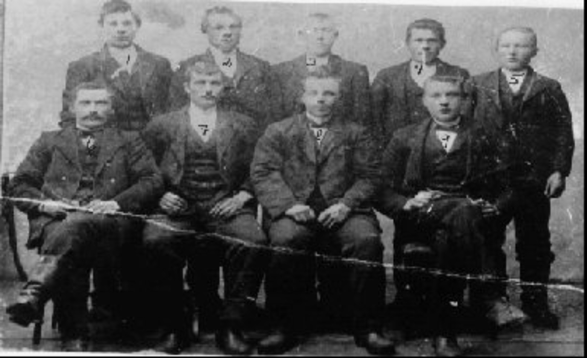 Gruppebilde, menn. - Nord-Troms Museum / DigitaltMuseum