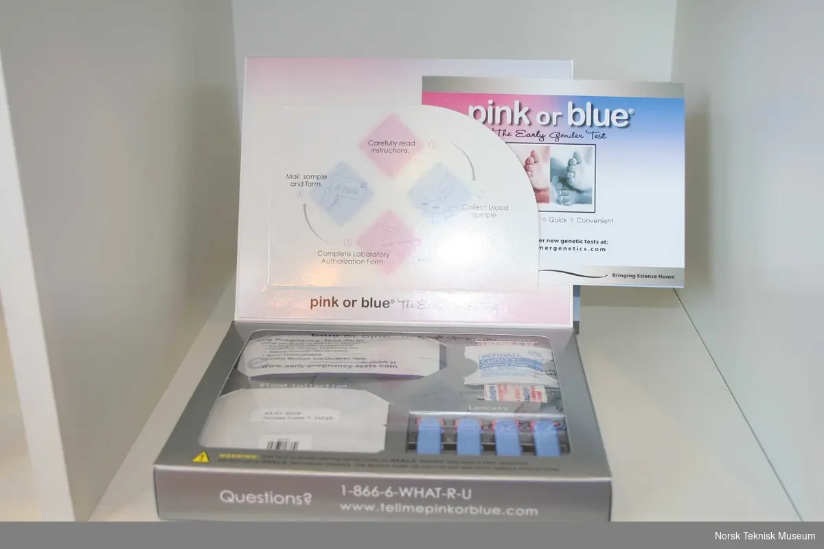 Pakken inneholder graviditetstest, fire lansetter, desinfiseringsservietter, plaster, pose til blod.