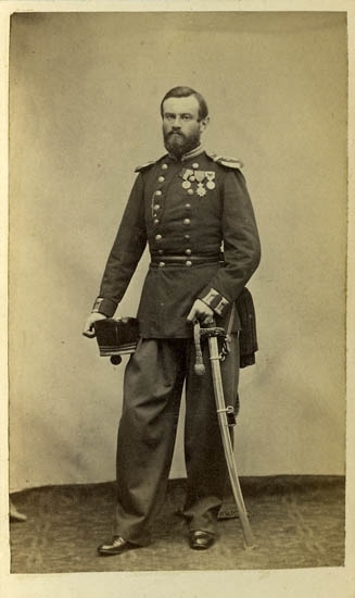 Text på kortets baksida: "Löjtnant Elof Oscar Hultman. Boh. reg. D. 1866. Hustru Berta Koch".