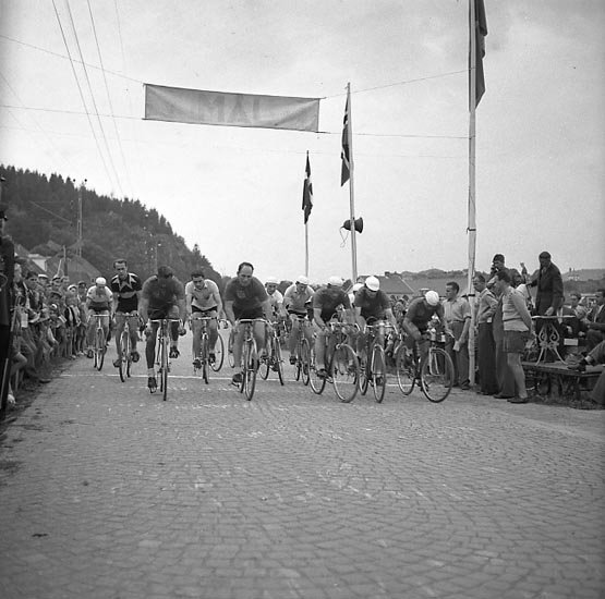 "Cykel - Bohus 4 juli 1947"