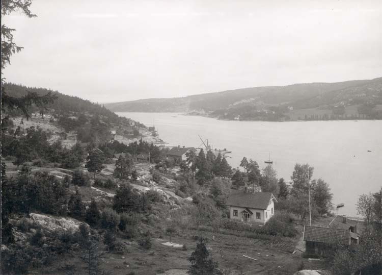 Noterat på kortet: "Krokstrand"
"Idefjorden vid K."
"Foto (D41) Dan Samuelson 1924. Köpt av dens. Dec. 1958."