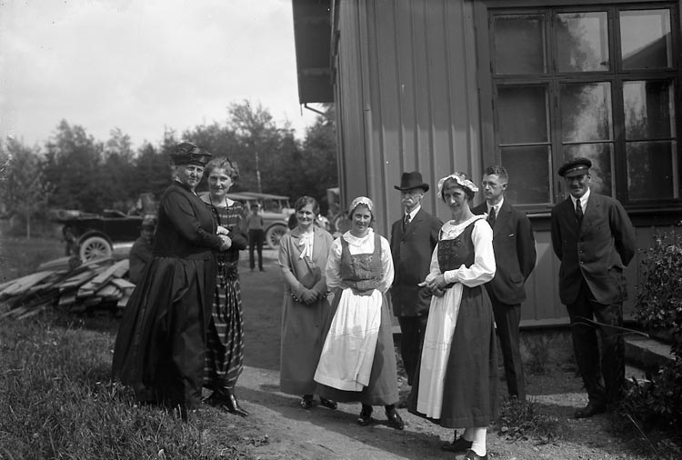 Enligt fotografens journal nr 5 1923-1929: "Hemslöjdsutställningen Här arbetsutsk.".