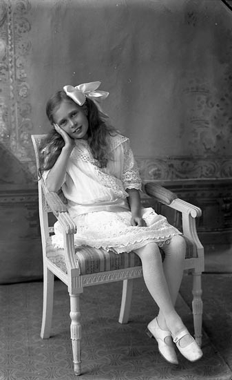 Enligt fotografens journal Lyckorna 1909-1918: "Ringe, Disponent Göta".
Enligt fotografens notering: "Gunvor Ringe Göta".