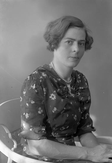 Enligt fotografens journal nr 6 1930-1943: "Johansson, Gerda Apleröd Ödsmål".