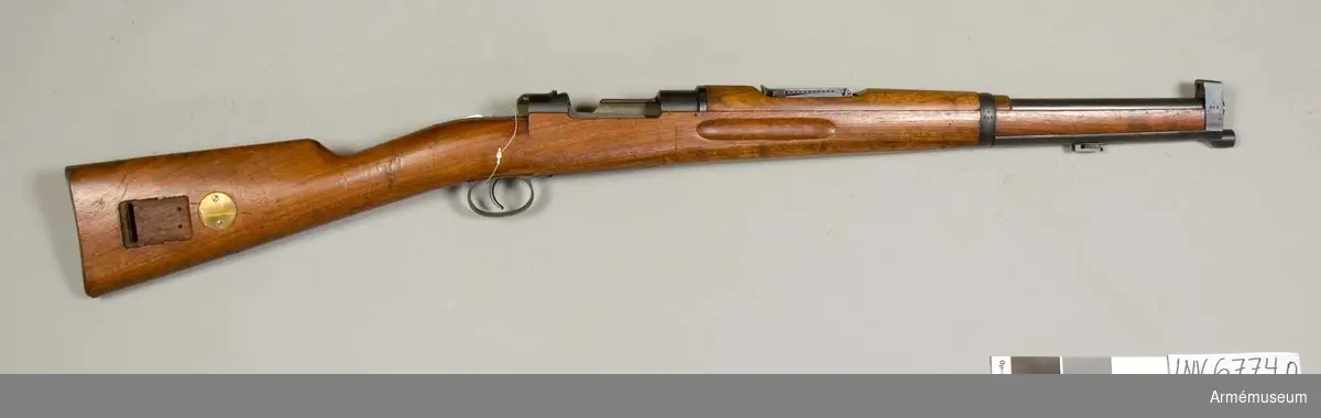 Grupp E II.
Försökstyp, sannolikt från 1939-40, då det var aktuellt med vapen som gick att använda med samma ammunition som 8 mm kulspruta. Saknar tillverkningstämplar. Slutstycke saknas.