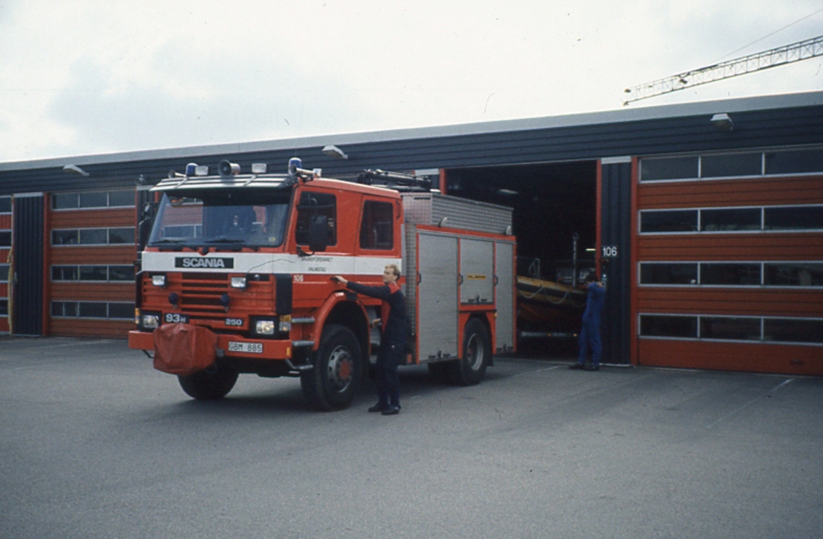Brandstation 77-03 Kristinehed. Räddningsbil 106 med båt på släp. Mats Rydberg.