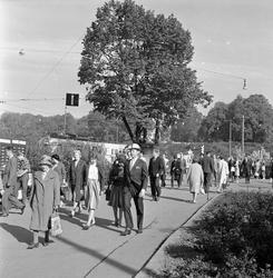 Morgenstrømmen opp av Undergrunnen.