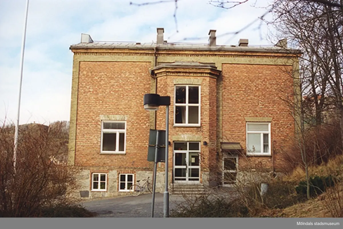 Gamla sjukstugan, f.d polishuset och där Mölndals museum tidigare låg (1986-2002), Norra Forsåkersgatan 19 år 2001.