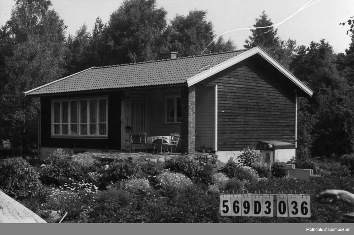 Byggnadsinventering i Lindome 1968. Berget 1:50.
Hus nr: 569D3036.
Benämning: permanent bostad.
Kvalitet: mycket god.
Material: trä.
Tillfartsväg: framkomlig.
Renhållning: soptömning.