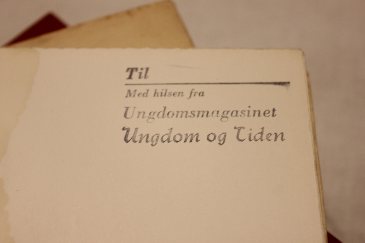 A,B,C,D,E og F. Tittel: "KASTESKOLEN". Trykket på "Gry- forlag" i Oslo i 1946.
