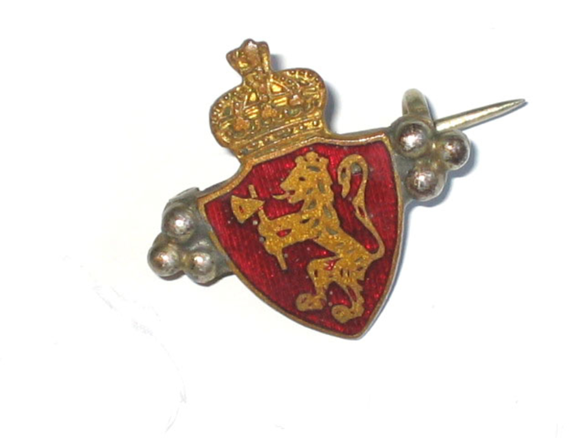 Form: Riksvåpem med krune og løve
