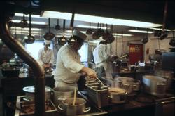 Forberedelser til måltid på Statfjord A.