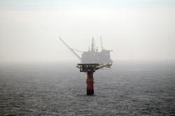 Lastebøyen til Statfjord C med Statfjord A i bakgrunnen.
Fo