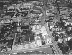 Middelthuns gate, Kirkeveien midt gjennom bildet. Frogner st