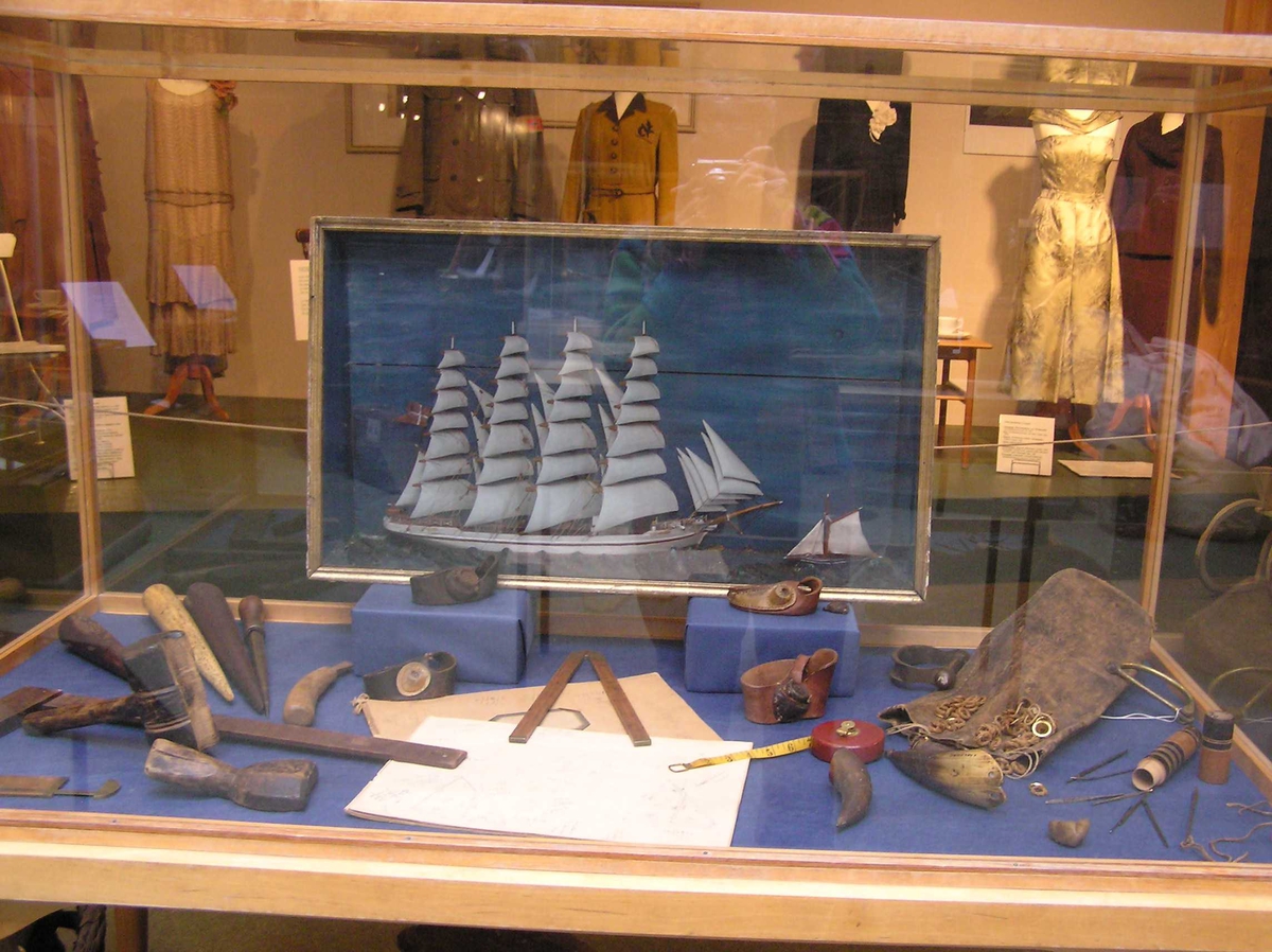 Bilder fra sjøfartsutstillingen, Berg-Kragerø Museum, 2009.