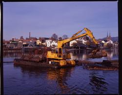 Lekter og tømmer, Skien. Union i bakgrunnen