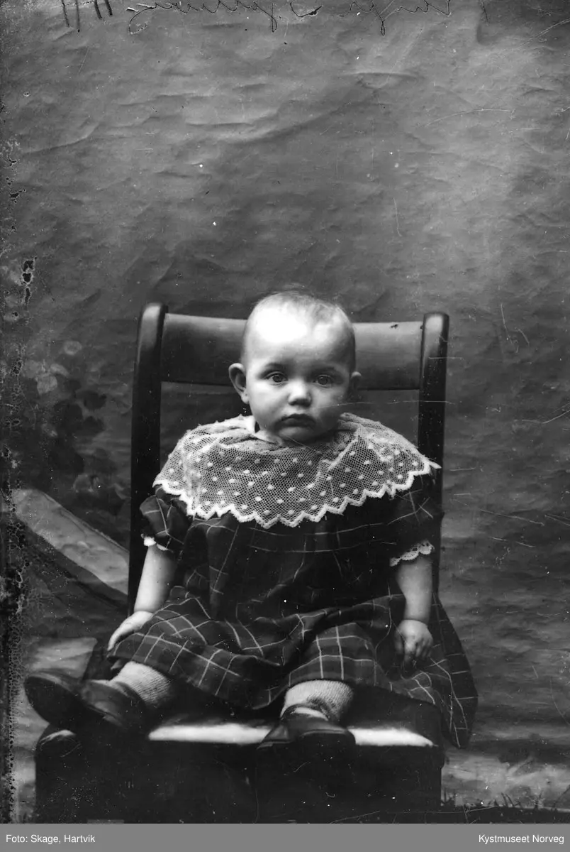 Barneportrett - ukjent jente