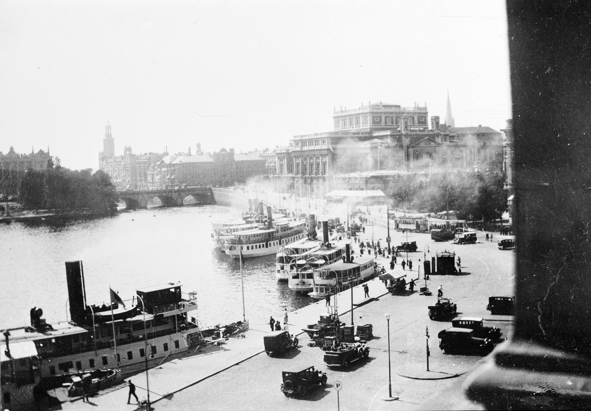 Fartyg: TOR I                         Rederi: Rederi AB Stockholm-WermdöByggår: 1910Varv: Eriksbergs MVÖvrigt: Vykortfrv Tor I, Tor VI, Tor VII och Nordan mfl skärgårdsbåtar
