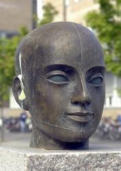 Tidlaus augneblink (1) [Skulptur - Metallarbeid (bronse)]