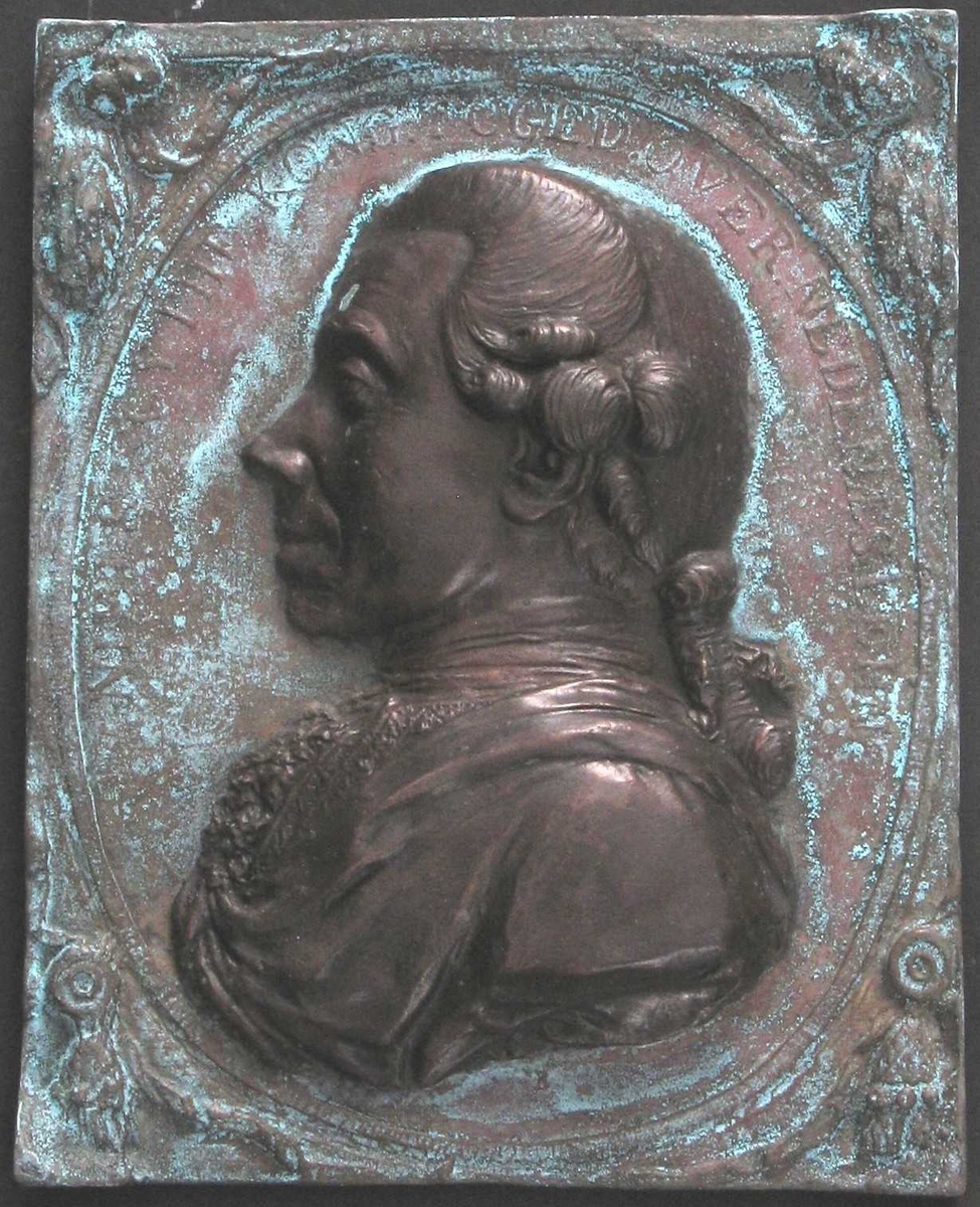 Relieffportrett av foged over Nedenes, Niels Scythe. 