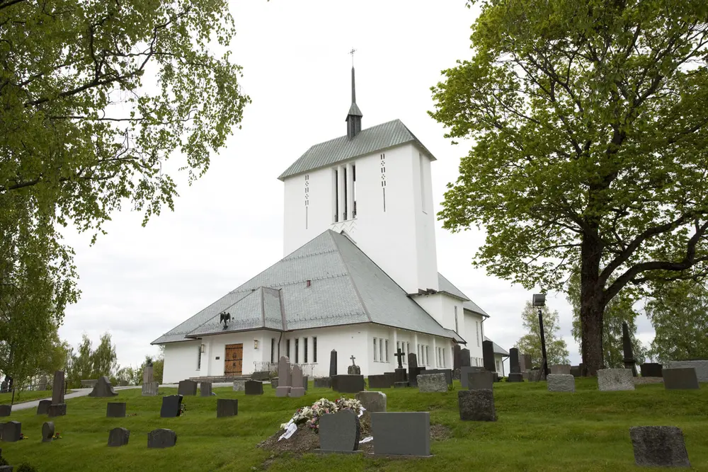 ULLENSAKER KIRKE