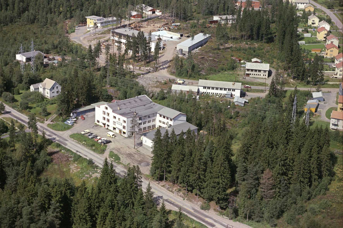 LØRENSKOG SENTRUM MED RA-GLA A/S I MIDTEN. - Museene i Akershus ...