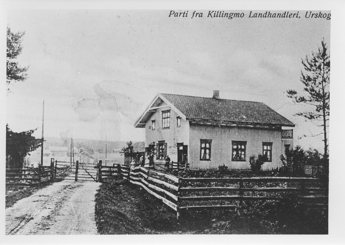 Parti fra Killingmo Landhandleri, Urskog. Killingmo stasjon er skult bak landhandelen.
