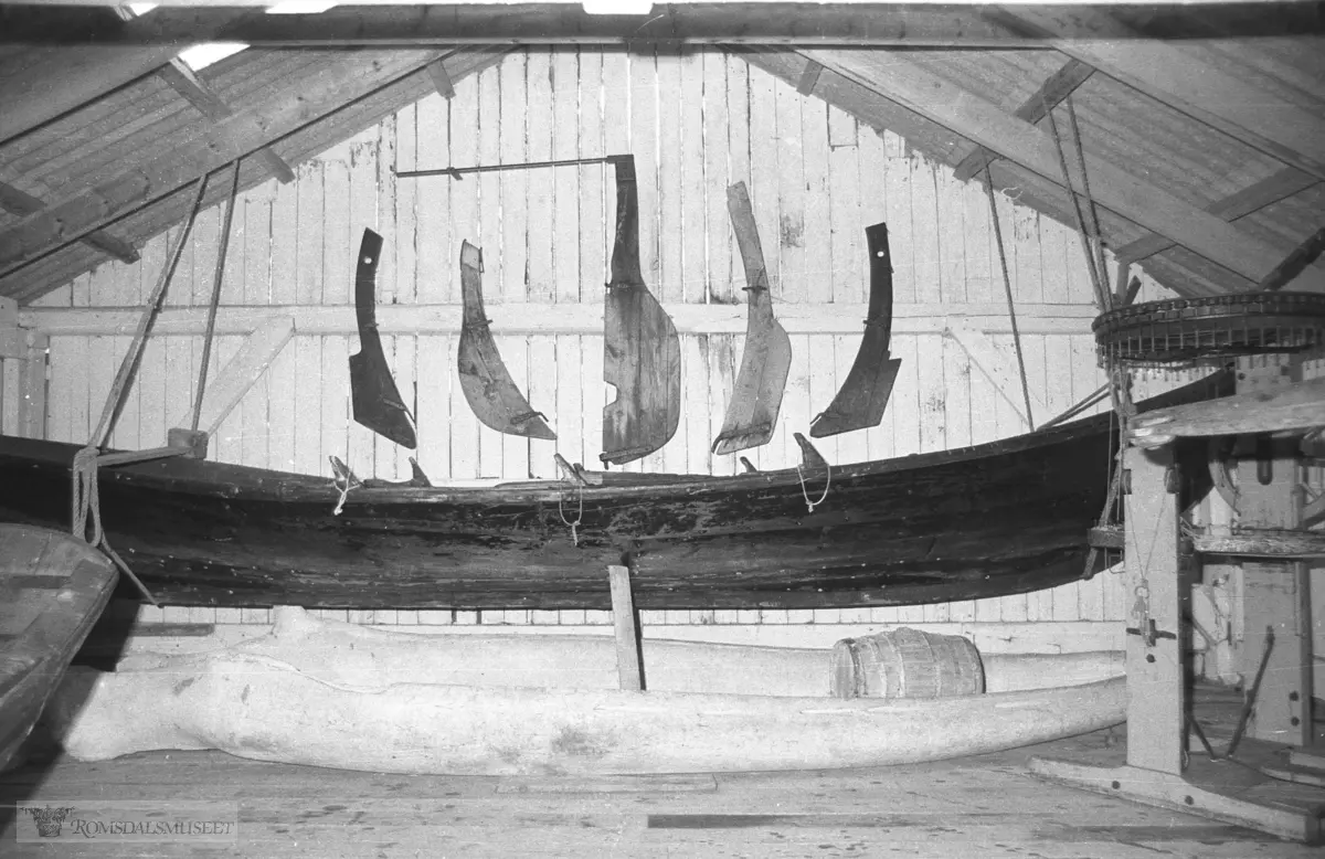 Ror og trerøring, Fiskerimuseet. Ror og trerøring, Fiskerimuseet. Båten ...