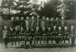 Molde folkeskole sin førsteklasse i 1922..(15 av disse er dø