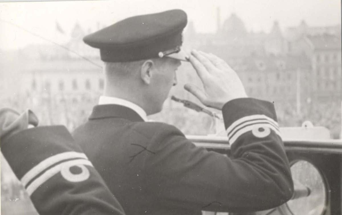 Jageren Stord, skipets sjef, Kaptein Øi,  1946